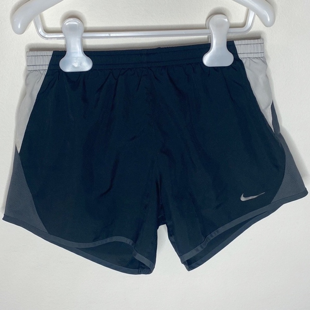 Nike mesh insert lined colorblock running shorts size XS